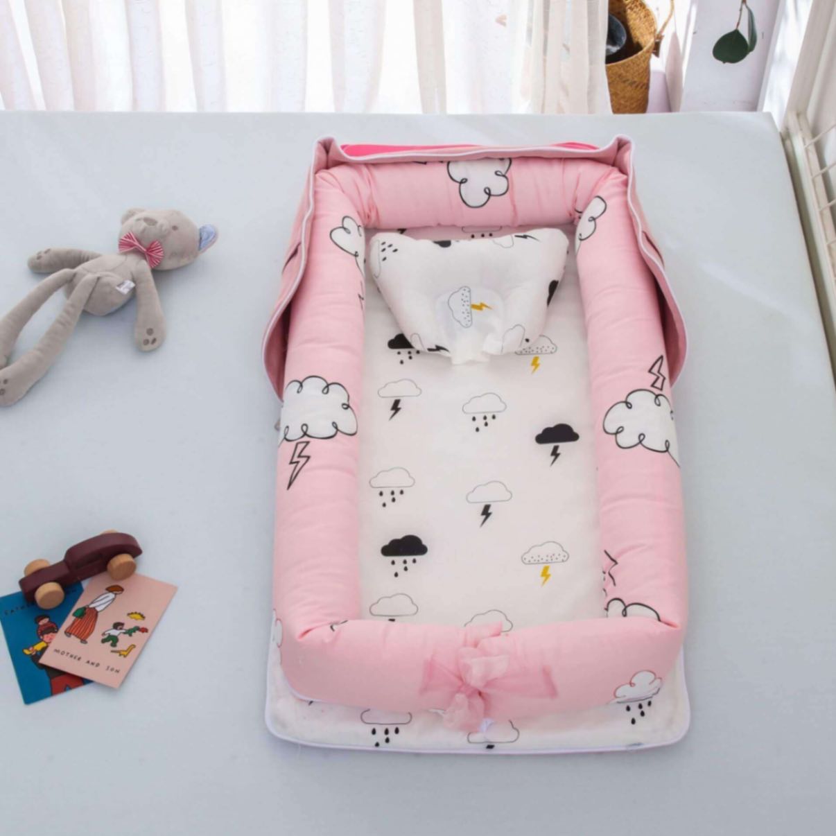 Portable Baby Bed - Breathable Cotton Foldable Baby Lounger BleuRibbon Baby