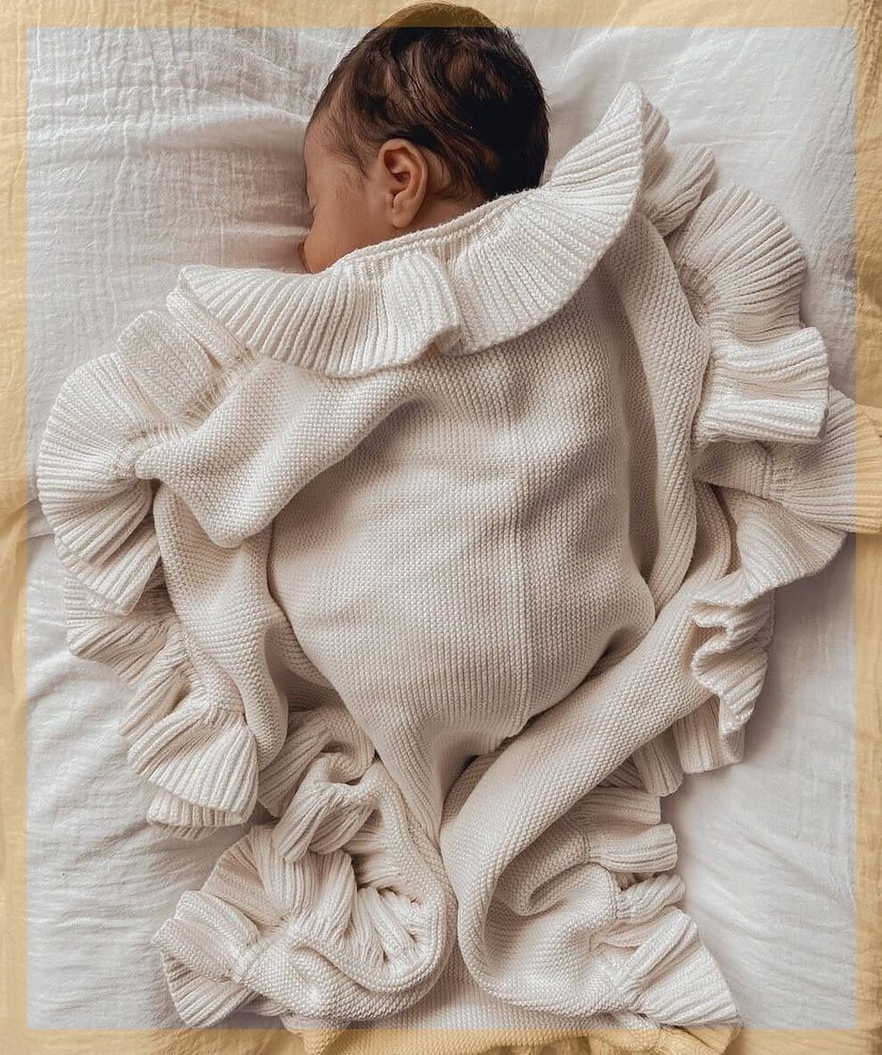 Manta para bebé con volantes Elegance: 100% algodón, diseño elegante