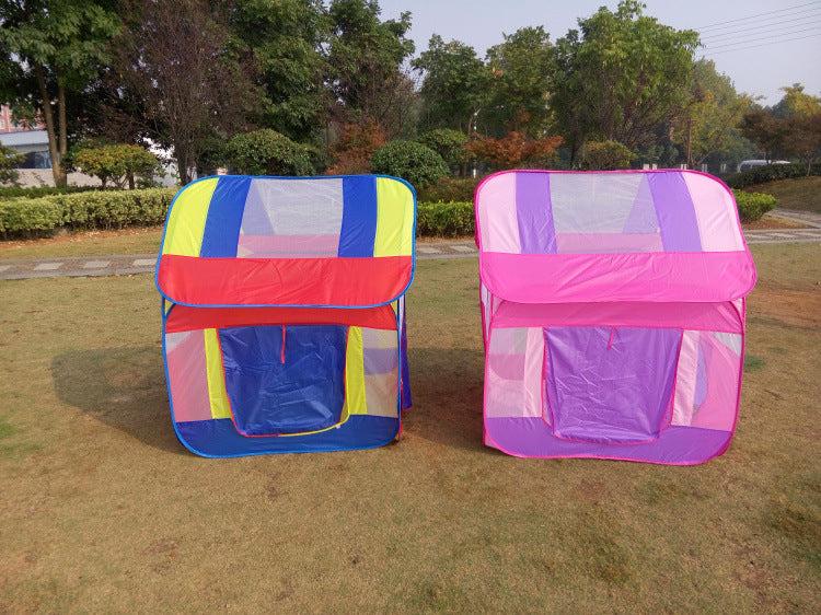 Two colorful children's play tents on grass with trees in the background bleu ribbon
