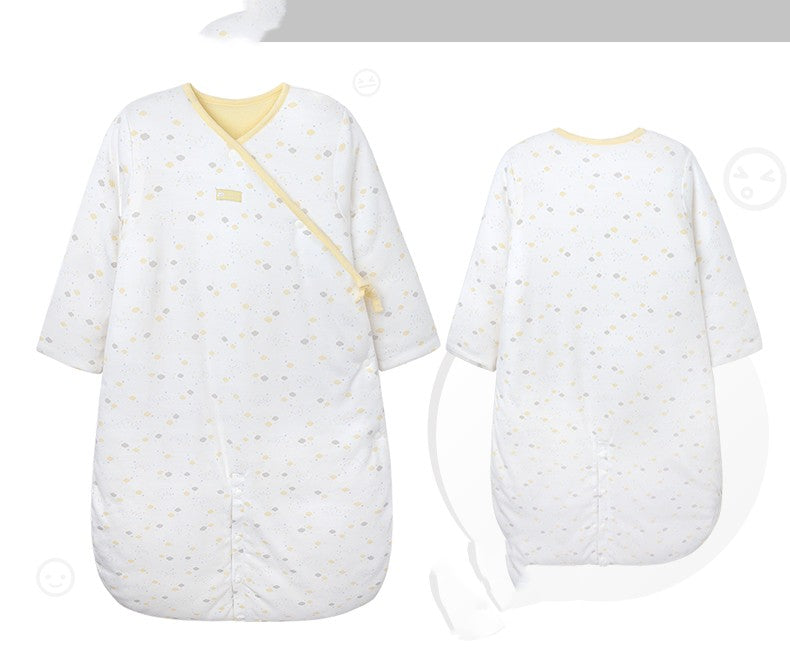 White baby wrap with yellow trim on a white background bleu ribbon