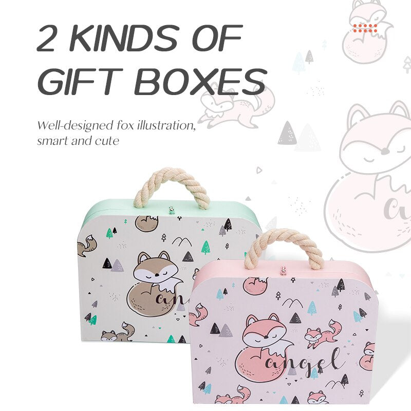Two gift boxes with fox illustrations on a white background bleu ribbon baby