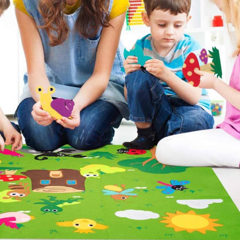 BleuRibbon Baby Felt Play Mat for early education, interactive and eco-friendly in farm and insect styles.