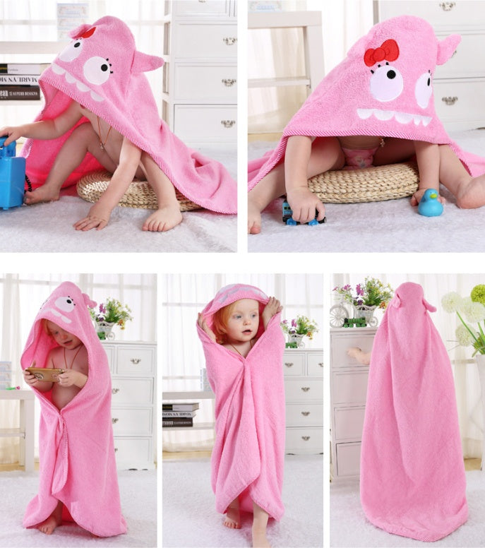 BleuRibbon Baby hooded towel with animal designs, made from 98% cotton. Soft, absorbent & perfect for bath, pool & beach.